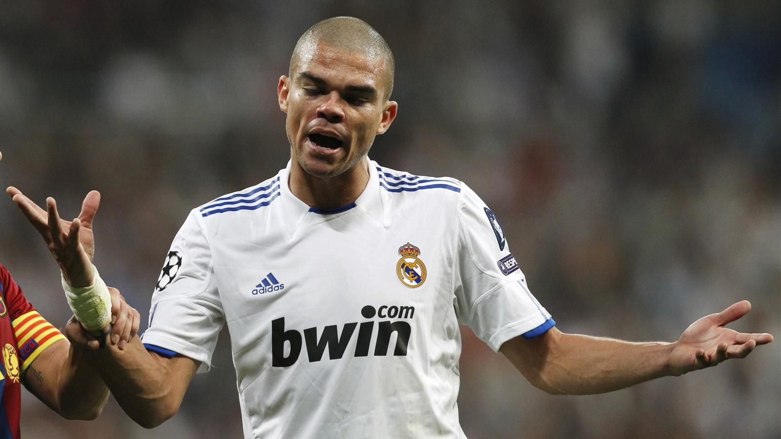 Pepe coy on Manchester City link