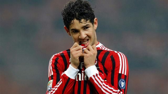 Pato denies reports of PSG deal