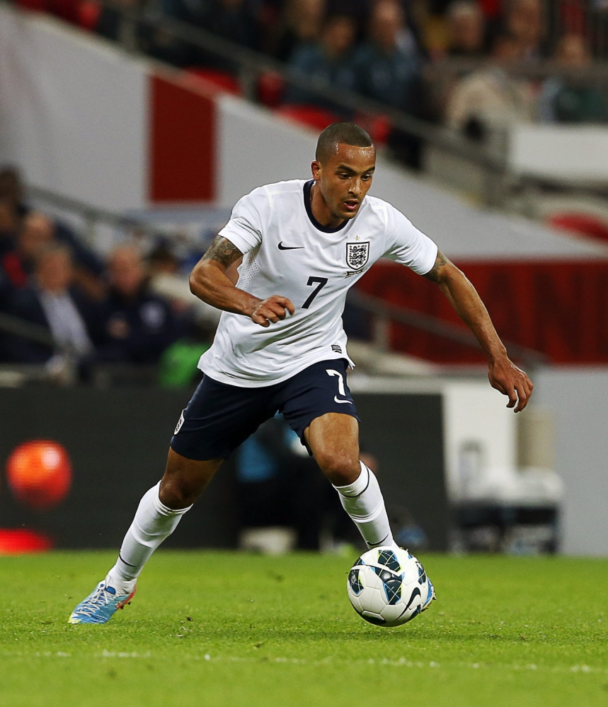 Walcott doubtful for England friendly