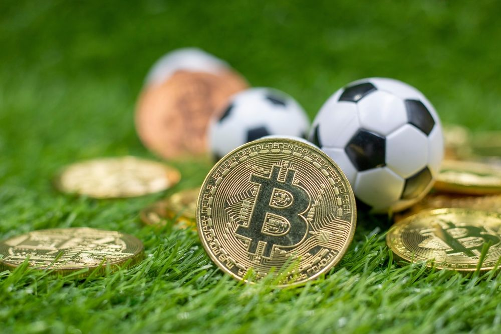 How Bitcoin Casinos are Fueling the Popularity of Soccer Clubs: An Analysis of Partnerships and Sponsorship Agreements