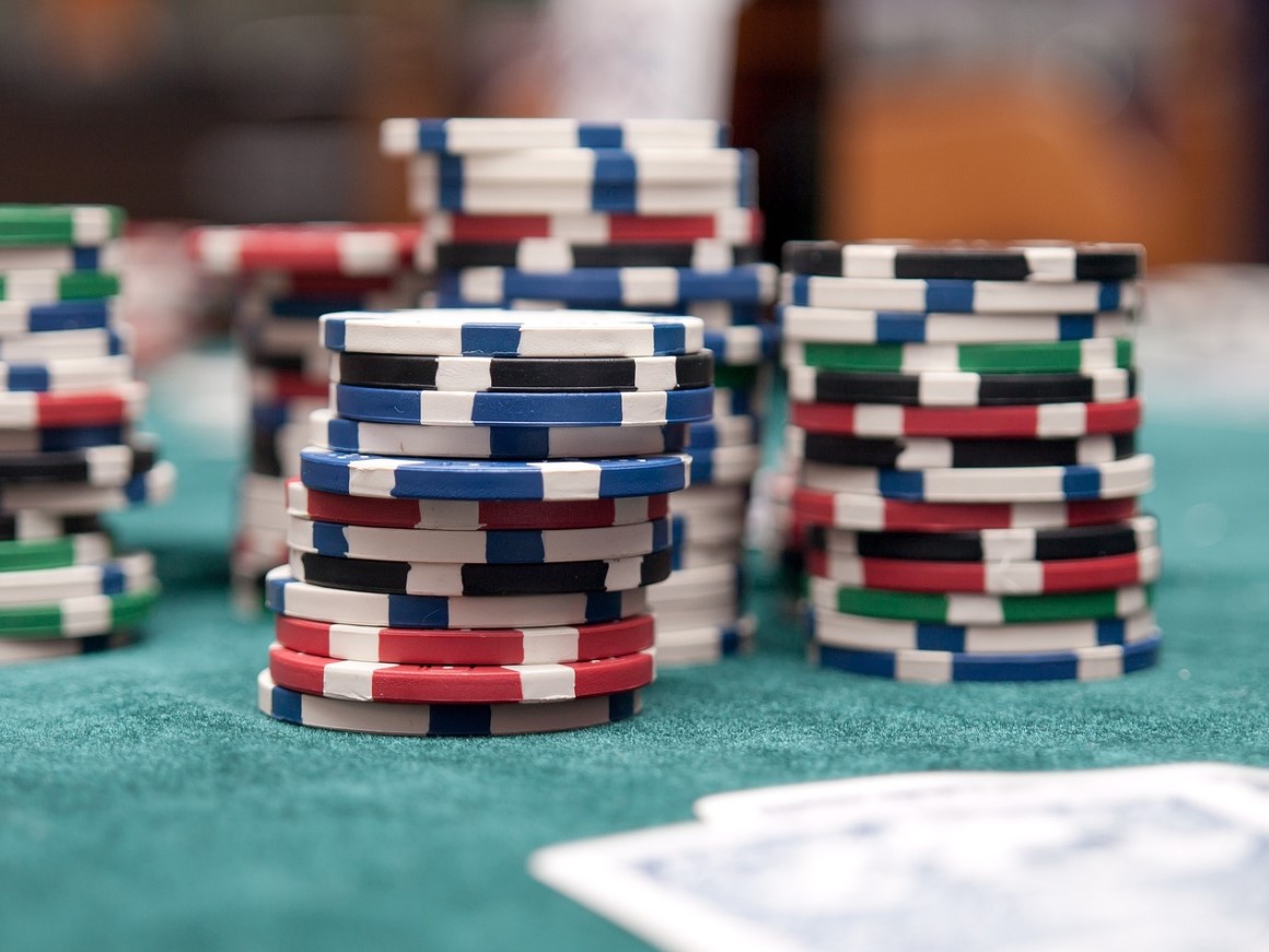 Sports Betting Algorithms: Should You Follow or Build One?