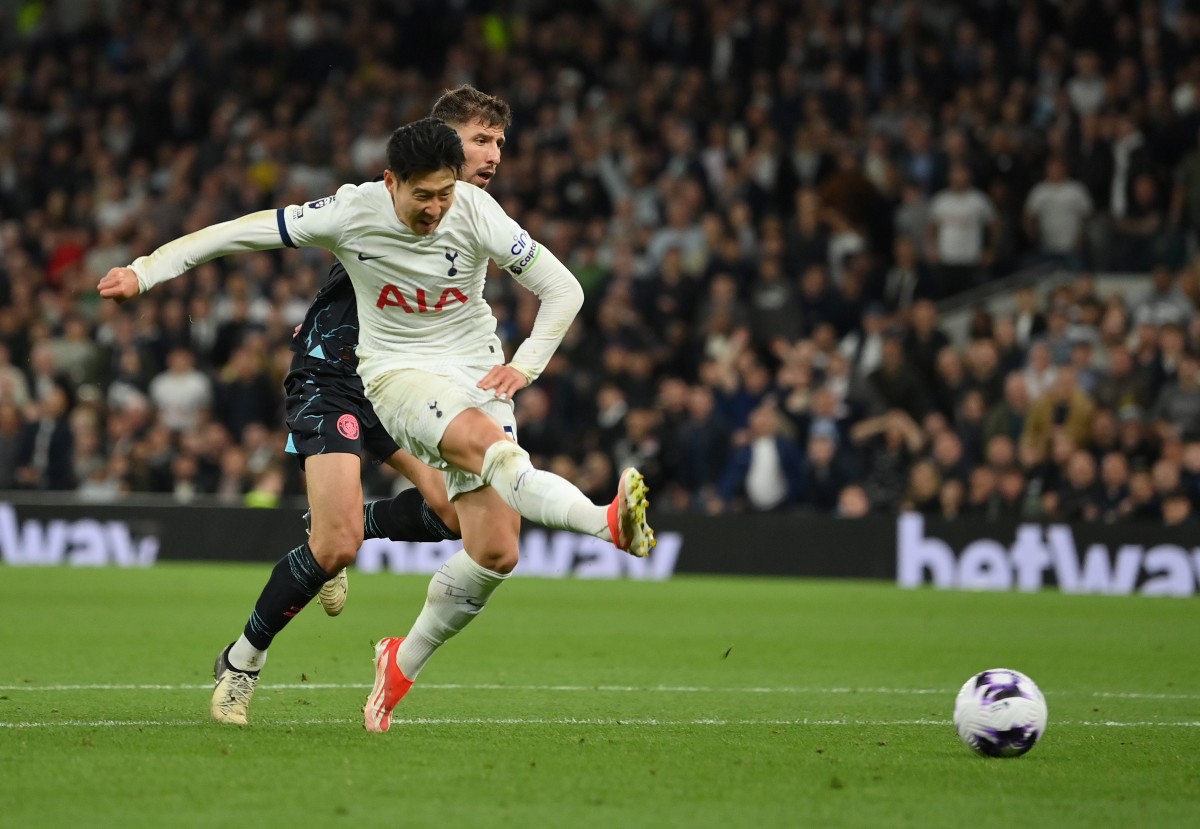 Arsenal fans accused Tottenham and Man City of arranging and asked the Premier League to investigate